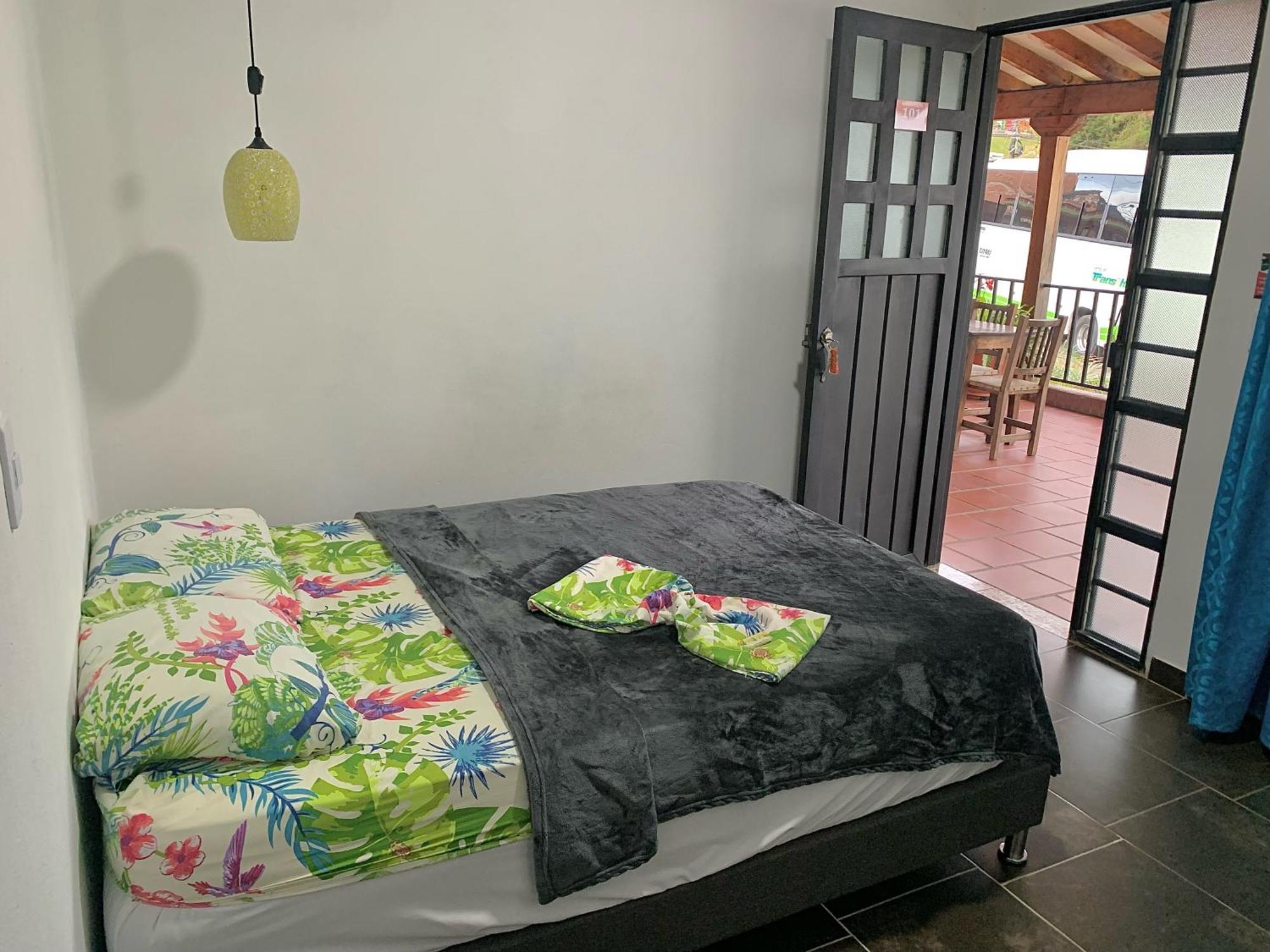 Balcones De La Casona Hotel Guatape Ngoại thất bức ảnh